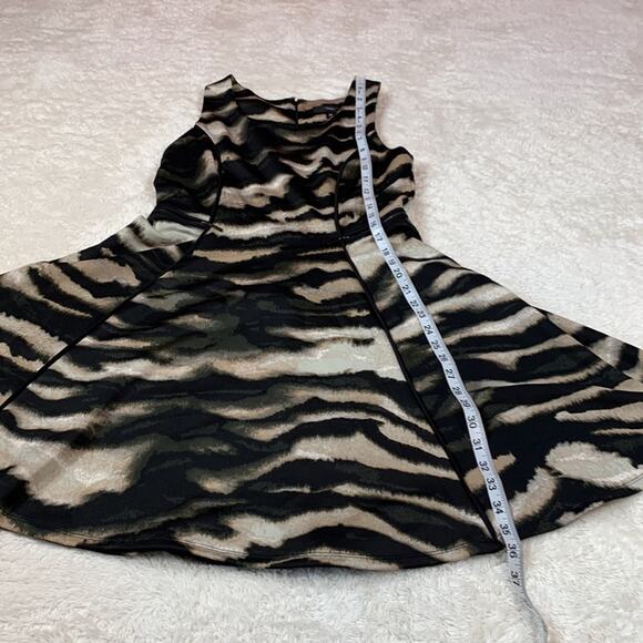 Mossimo abstract zebra print fit and flare zipper waist sleeveless dress, med - Picture 4 of 9